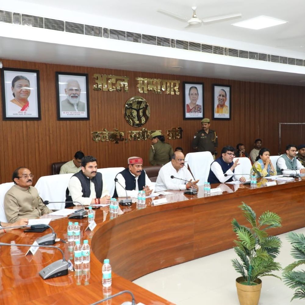 कमिश्नर विजय विश्वास पंत ने कलेक्ट्रेट का निरीक्षण किया:व्यवस्थाओं की परखी हकीकत, लंबित प्रकरणों के निस्तारण के दिए निर्देश