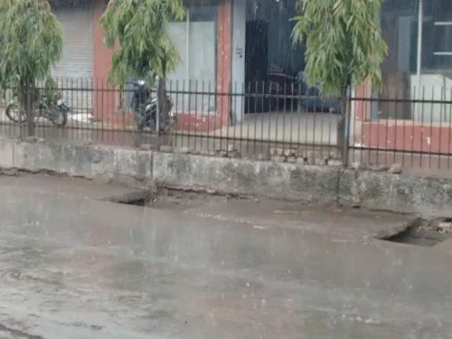 मौसम बदला तो बिलासपुर में लौटी ठंड:  दिन भर बादल छाए रहे, दोपहर में बूंदाबांदी, 2 डिग्री की लुढ़का तापमान, दिन में ठंड का एहसास – Bilaspur (Chhattisgarh) News