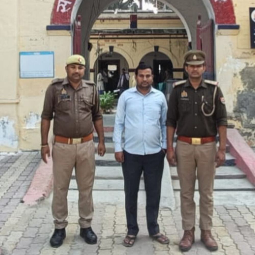 यौन शोषण के आरोप में वन दरोगा गिरफ्तार:बलिया में उभांव पुलिस ने बेल्थरा रोड से पकड़ा, न्यायालय भेजा