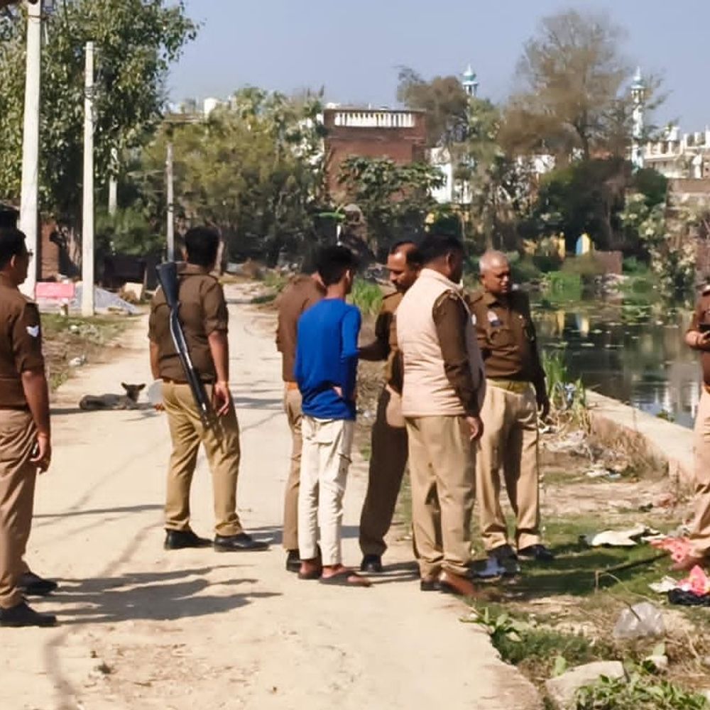 सेवराई के गहमर में हुए तिहरे हत्याकांड में कुल्हाड़ी बरामद:आरोपी की निशानदेही पर पुलिस ने जब्त किया, फोरेंसिक जांच के लिए भेजा
