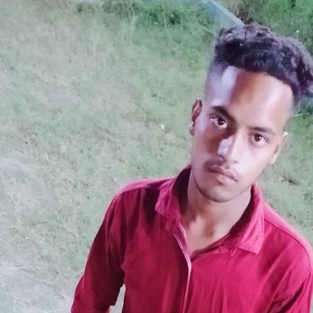 मुरादाबाद में छत के पंखे से लटका मिला शव:शराब के नशे में घर आया था युवक