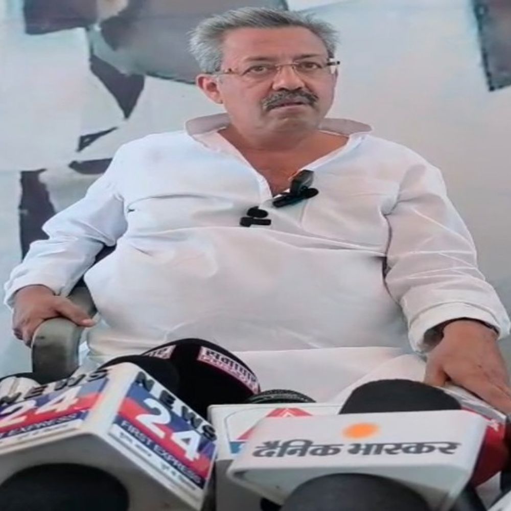 सपा नेता जयेश प्रसाद ने शंकराचार्य अविमुक्तेश्वरानंद का बचाव किया:बोले-आशुतोष पांडेय को डिप्टी सीएम का संरक्षण, कहा-उसकी भी सच्चाई जनता जाने