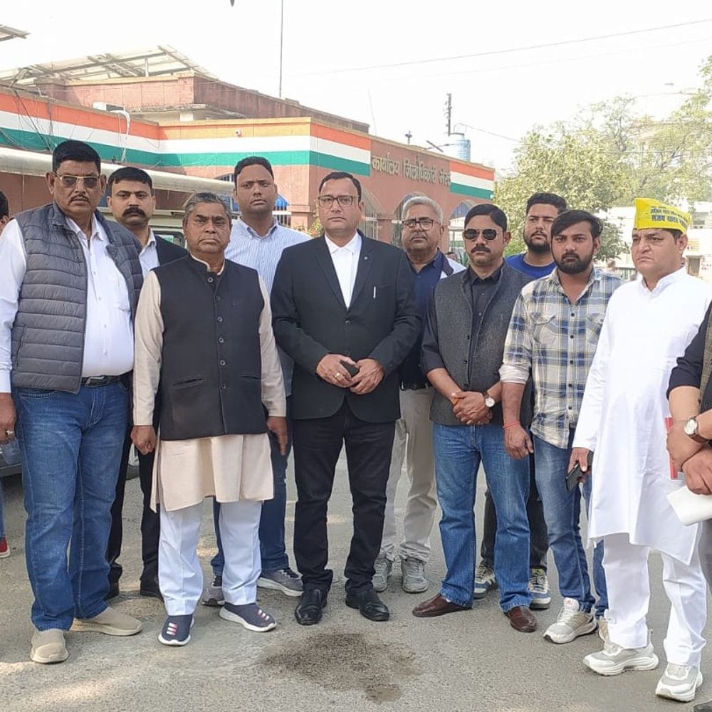 'यादव जी की लव स्टोरी' फिल्म पर विवाद:अखिल भारतवर्षीय यादव महासभा का प्रदर्शन, यादव समाज ने प्रतिबंध और निर्माताओं पर कार्रवाई की मांग की