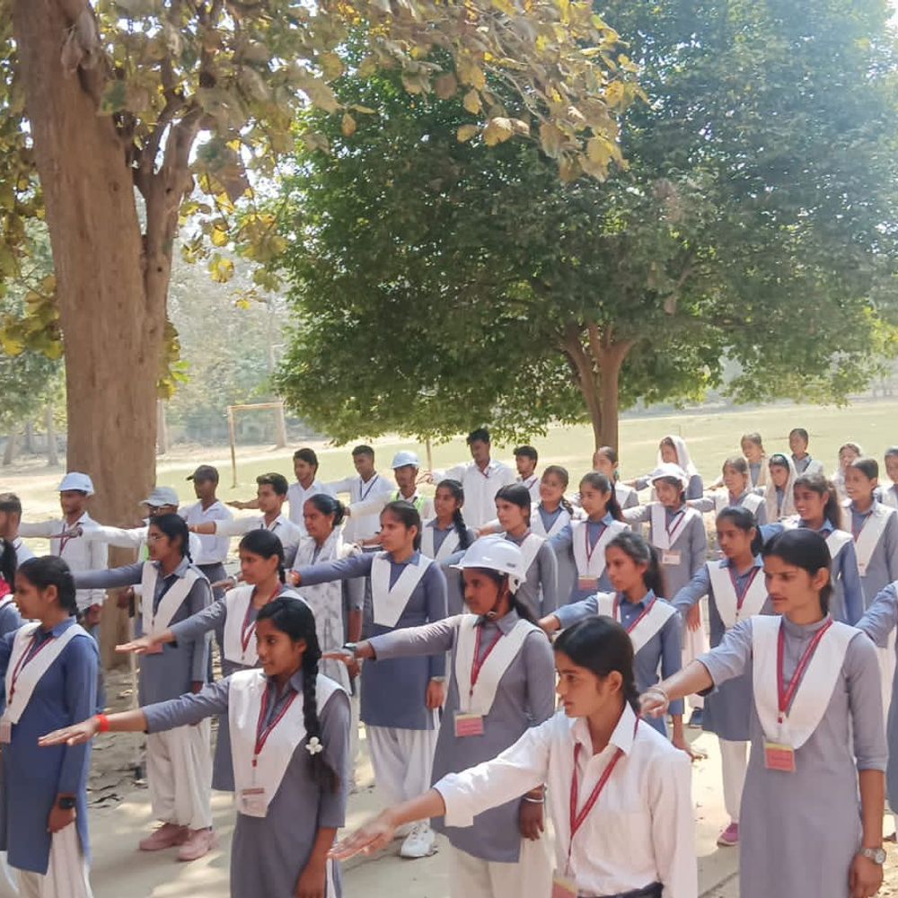 चंदौली महाविद्यालय में सड़क सुरक्षा जागरूकता शिविर:छात्रों को ट्रैफिक नियमों के पालन की शपथ दिलाई