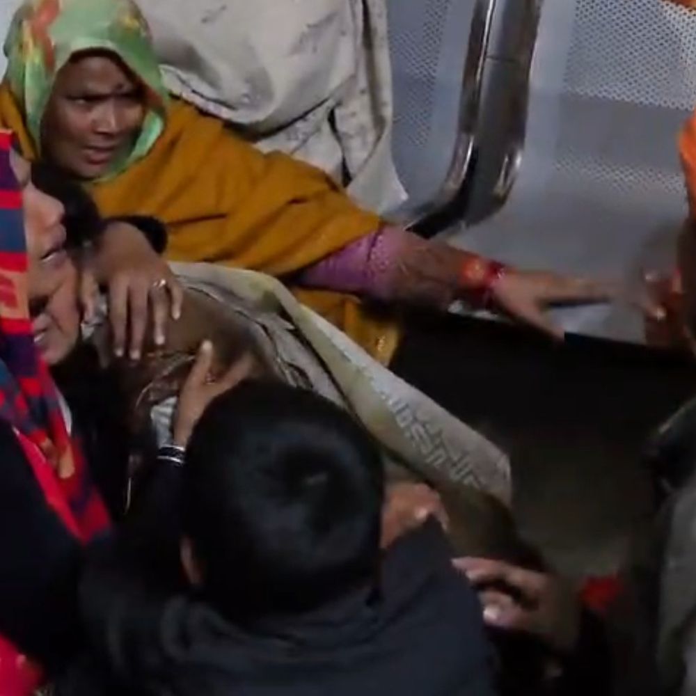 हरदोई में किसान को अज्ञात वाहन ने मारी टक्कर, मौत:सास के अंतिम संस्कार से लौट रहे थे, ट्रैक्टर-ट्रॉली से PHC लाया गया