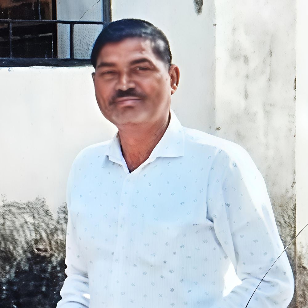 मैनपुरी में विद्युत केंद्र पर जेई का शव मिला:एसएसओ दीवार कूदकर भागा, परिजनों ने पोस्टमार्टम हाउस पर किया हंगामा