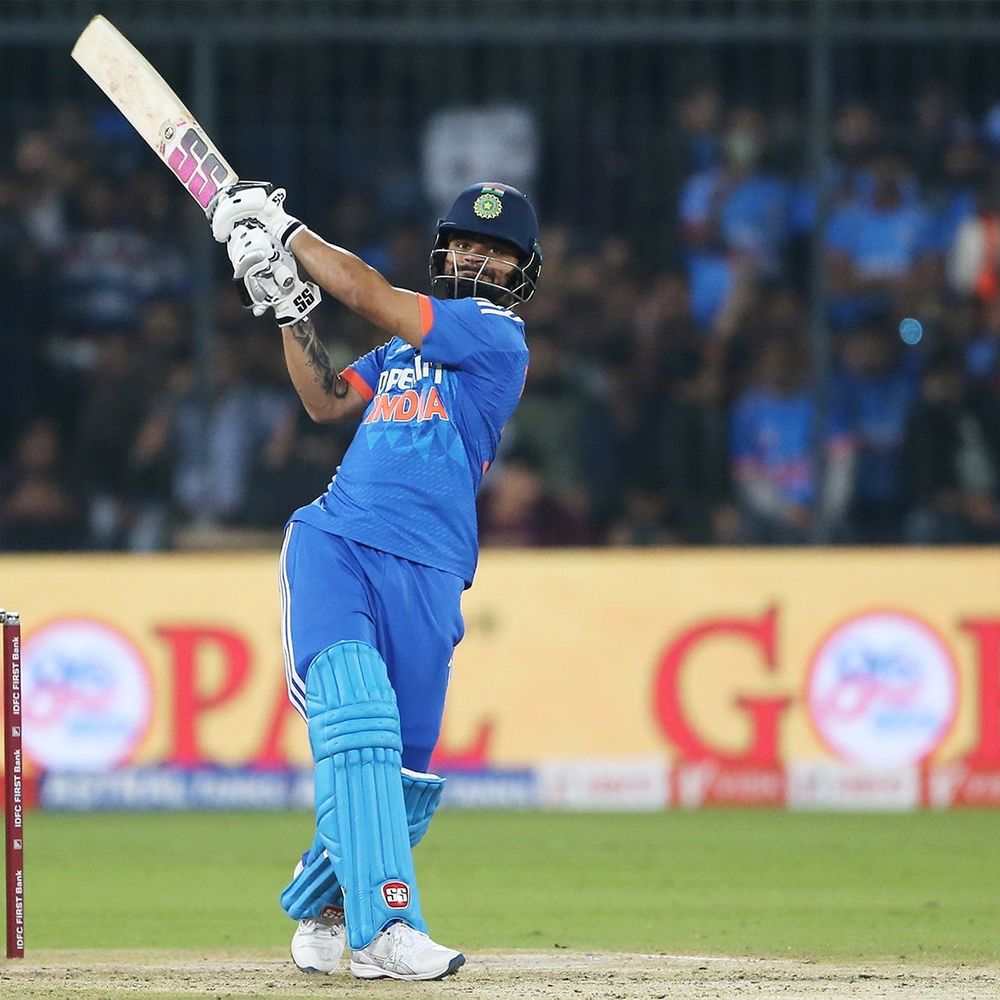 टूर्नामेंट के बीच अचानक घर लौटे रिंकू सिंह:हेल्थ इमरजेंसी घर आए, जिम्बाब्वे के खिलाफ खेलना तय नहीं