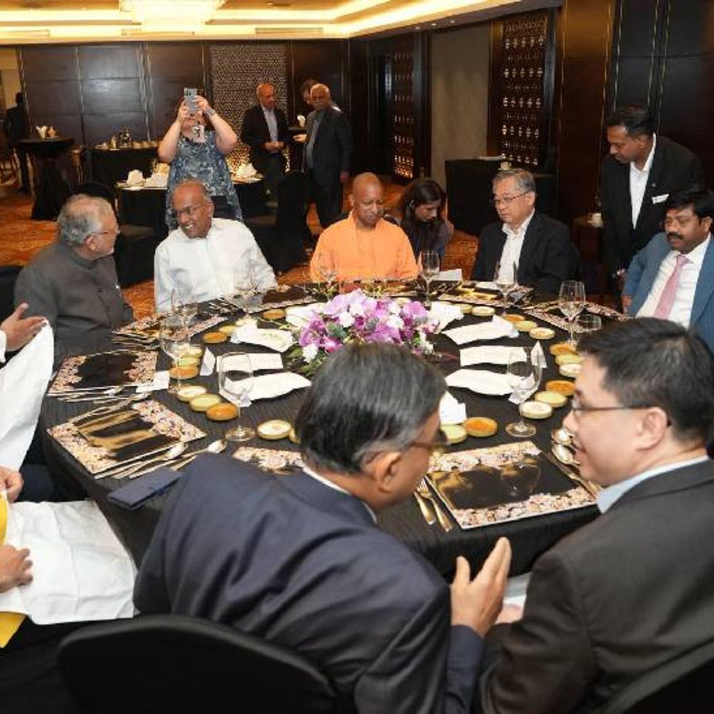 सीएम के सिंगापुर दौरे से जेवर को मिले दो प्रोजेक्ट:4458 करोड़ रुपये निवेश करेगी AI सैट्स, कार्गो कैंपस और एयर कैटरिंग किचेन बनेगा