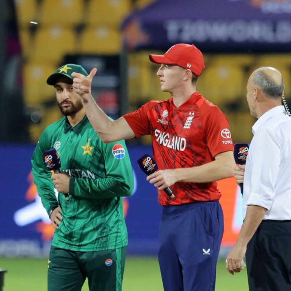 टी-20 वर्ल्डकप सुपर-8; पाकिस्तान ने टॉस जीतकर बैटिंग चुनी:फहीम अशरफ की जगह शाहीन की वापसी, इंग्लैंड की प्लेइंग-11 में बदलाव नहीं