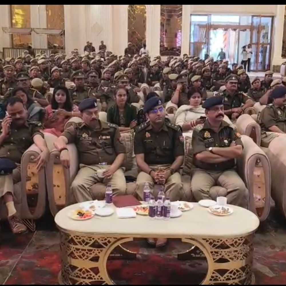 सोनभद्र में “महिला सुरक्षा एवं पीड़ित केन्द्रित पुलिसिंग” पर कार्यशाला:मानव तस्करी, पीड़ित पुनर्वास और पुलिसिंग पर दिया गया प्रशिक्षण