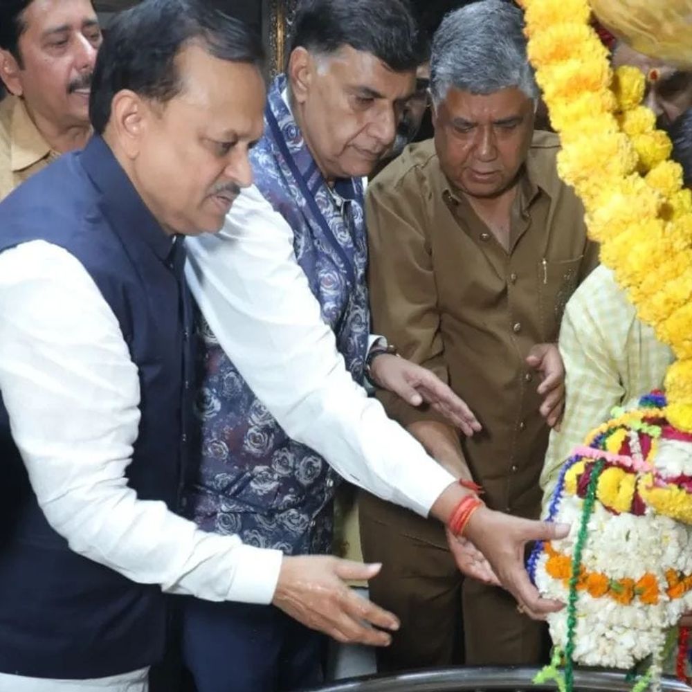 कानपुर की काशी में गूंजा हर-हर महादेव:अजय कपूर और सांसद रमेश अवस्थी ने किया विशेष पूजन, सुख-समृद्धि की कामना की