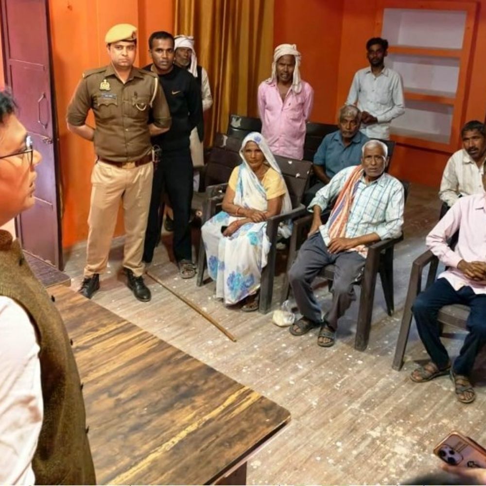 मैनपुरी डीएम ने लेखपाल को निलंबित किया:फार्मर रजिस्ट्री में लापरवाही पर हुई कार्रवाई, जिले की छवि हो रही प्रभावित