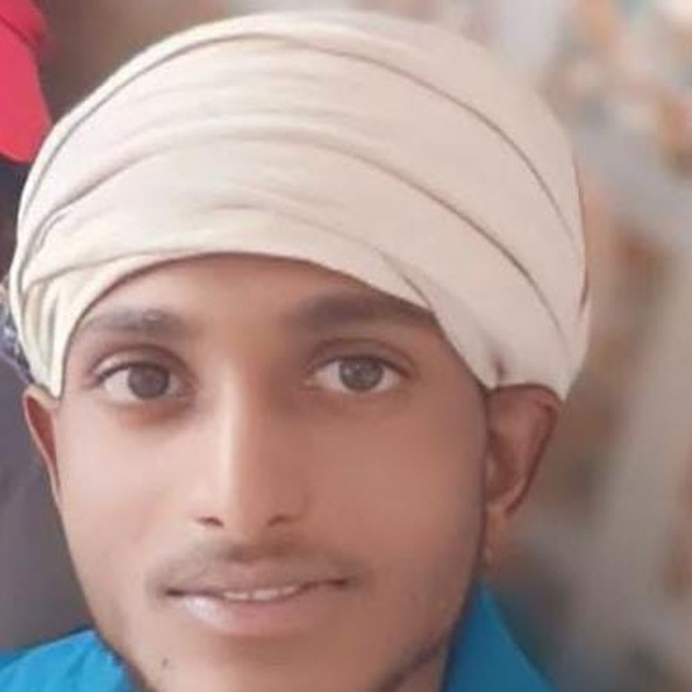 10 फीट गहरे खाई में मिला डिलीवरी बॉय का शव:सोनभद्र में बगल में मिली उसकी बाइक, घर से इलाज के लिए वाराणसी गया था