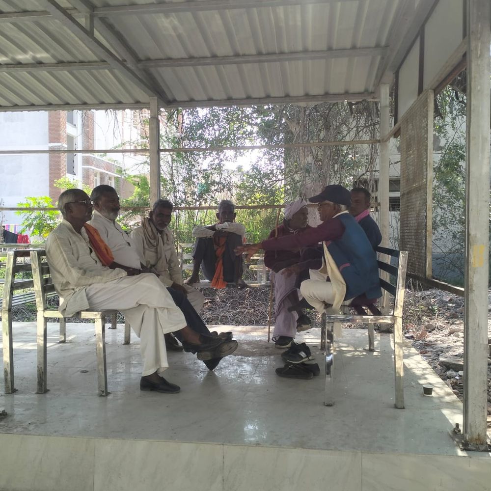 जालौन में युवक ने फांसी लगाकर आत्महत्या की:महाराष्ट्र लौटने से पहले घर में मिला शव, एक महीने पहले गांव आया था