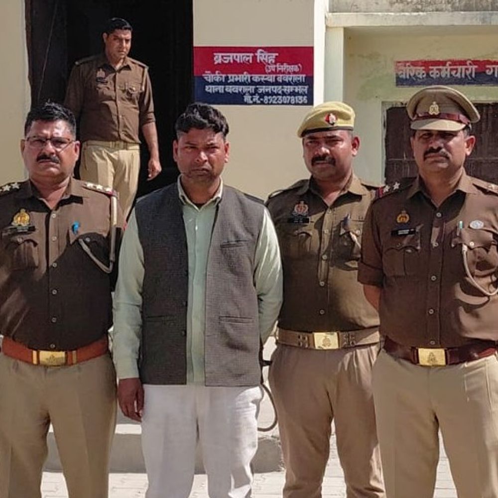 राशन डीलर हत्याकांड में बेटा निकला कातिल:मां के हाथ में तमंचा सटाकर किया था फायर, कुत्तों की पिटाई को लेकर झगड़ा हुआ था