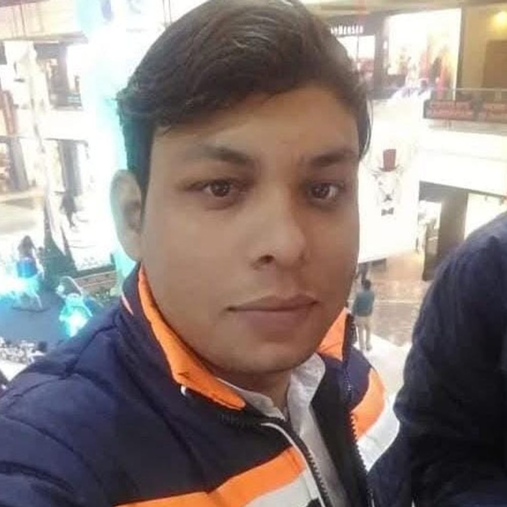 रायबरेली में अनियंत्रित कार पेड़ से टकराई, 3 की मौत:ग्रामीणों ने गेट तोड़कर निकाला बाहर, जांच जारी