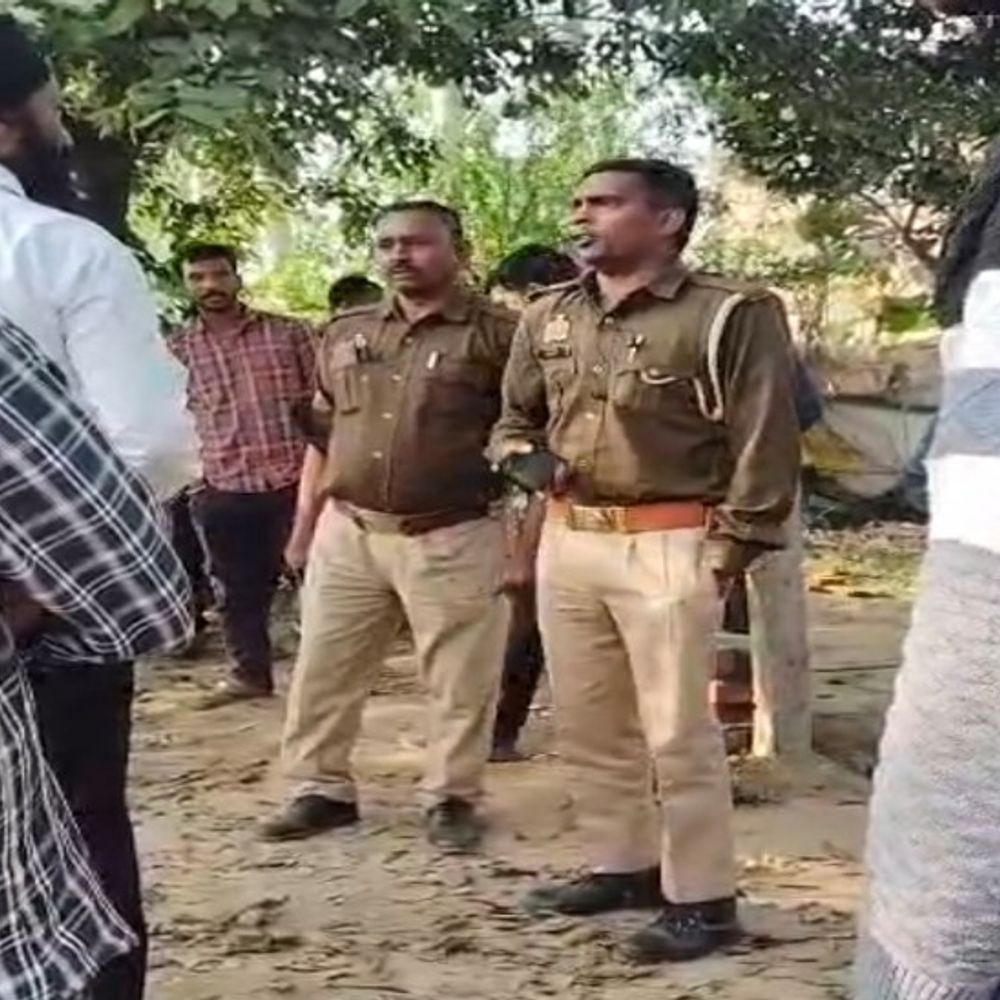 भाजपा विधायक के बेटों पर मकान तोड़ने का आरोप:पीड़ित का दावा; प्लॉट की हमारे पास रजिस्ट्री, बोले- जान दे देंगे, जायदाद नहीं जाने देंगे