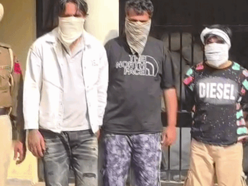 मोगा पुलिस ने तीन नशा तस्करों को किया गिरफ्तार:  हेरोइन और कार बरामद, एनडीपीएस एक्ट के तहत केस दर्ज – Moga News