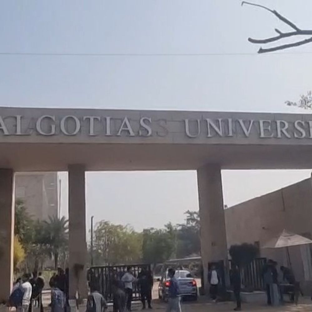 ग्रेटर नोएडा में बीटेक छात्र ने सुसाइड किया:लड़की का वाट्सऐप पर मैसेज भेजकर फंदा लगाया, गलगोटिया विश्वविद्यालय में पढ़ता था