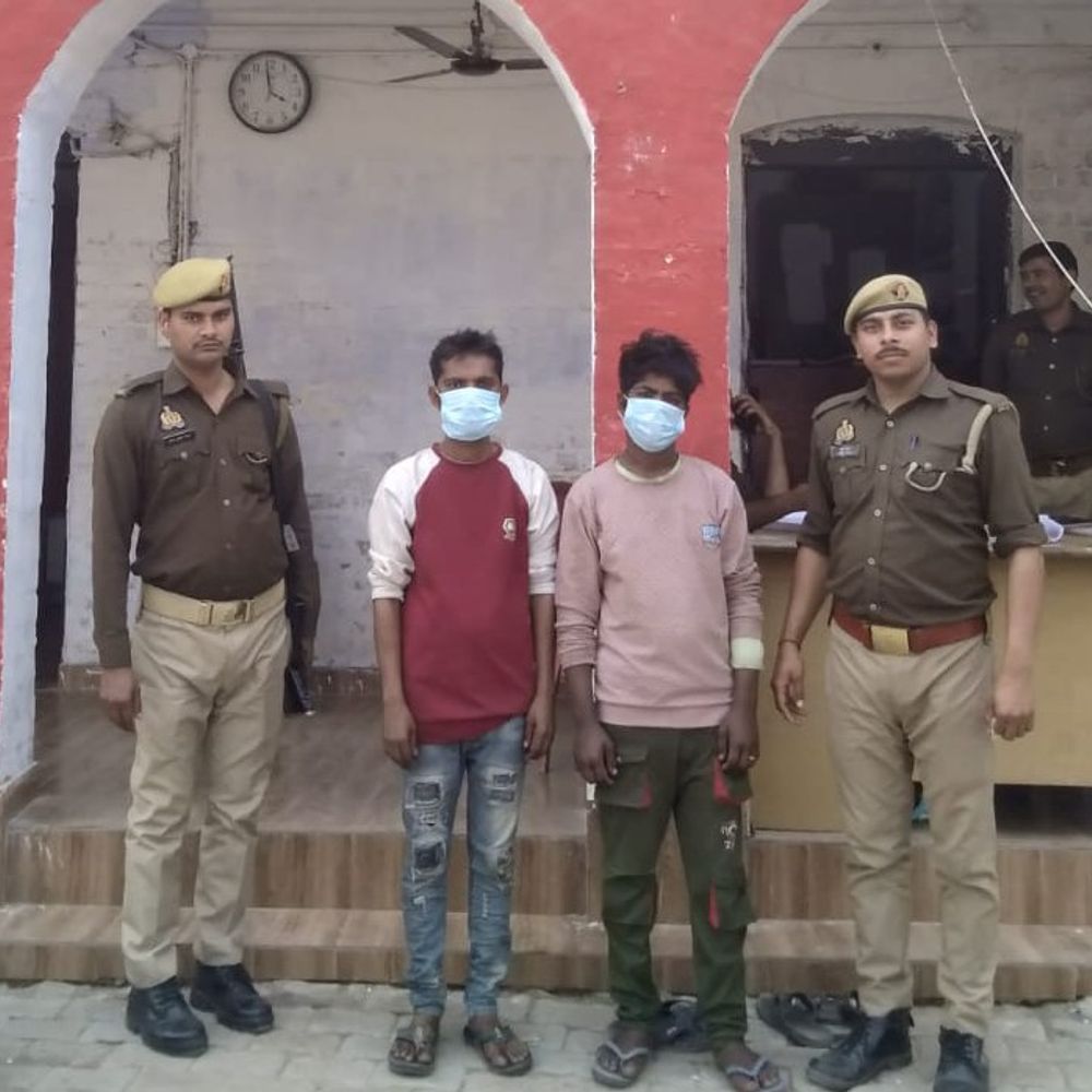 श्रावस्ती पुलिस ने चोरी के दो वांछित पकड़े:विद्यालय से चोरी हुआ भारी कबाड़ बरामद, प्रधानाचार्य की तहरीर पर दर्ज हुआ था मामला