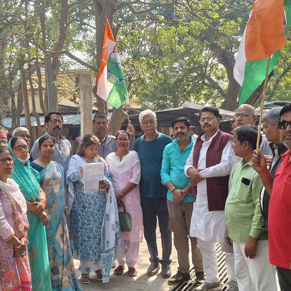 कांग्रेस ने शंकराचार्य प्रकरण में निष्पक्ष जांच की मांग की:सीतापुर में कार्यकर्ताओं ने प्रदर्शन किया, सड़कों पर उतरकर नारेबाजी