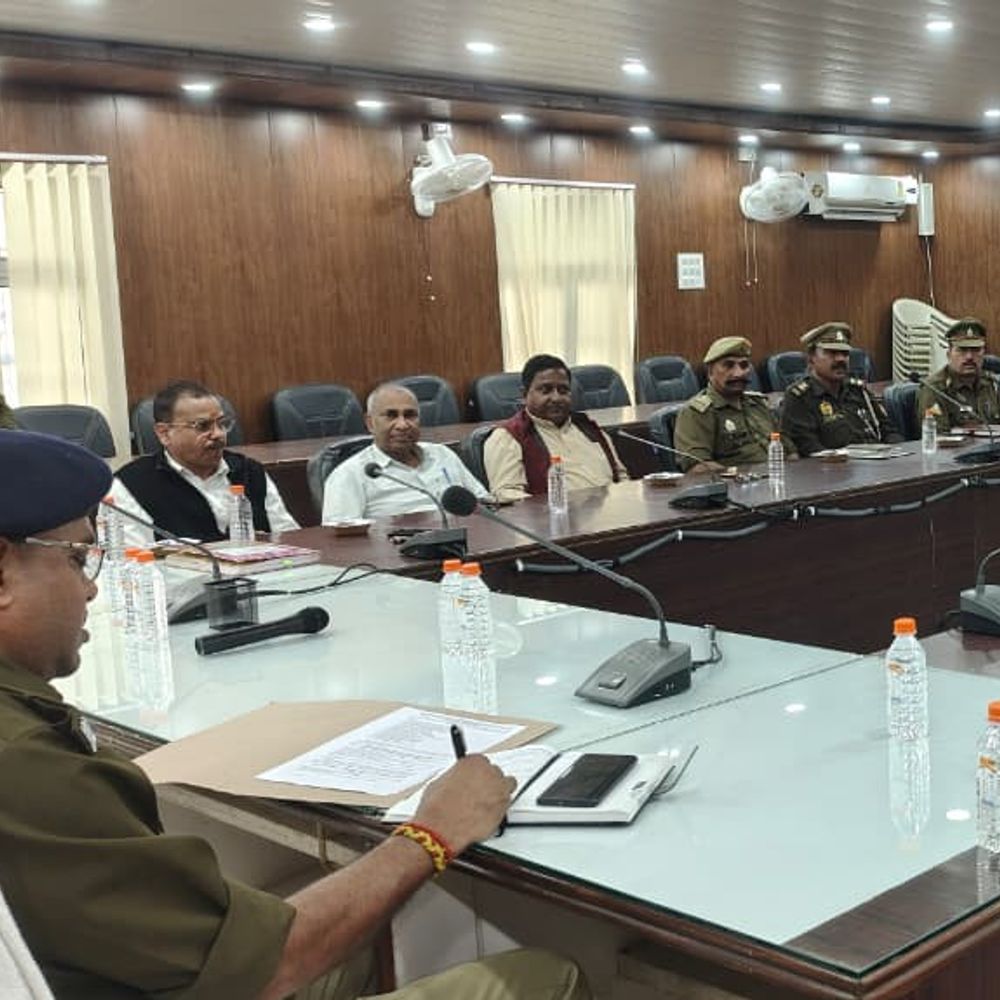 श्रावस्ती में होली-रमजान पर सुरक्षा रणनीति तैयार:पुलिस ने व्यापारियों संग की बैठक, गश्त बढ़ाने-सीसीटीवी लगाने पर जोर