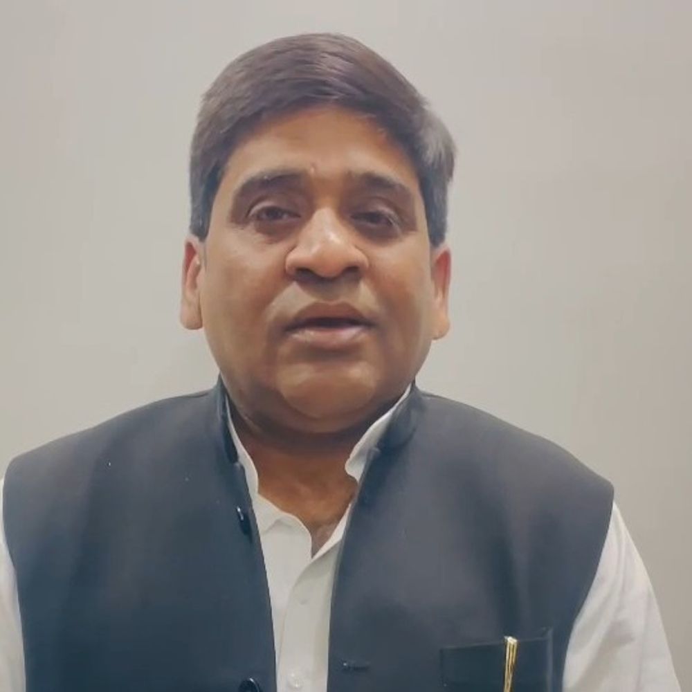 सैफई यूनिवर्सिटी स्थापना दिवस पर विवाद:डिप्टी सीएम ने स्पीच में संस्थापक मुलायम सिंह का नहीं लिया नाम, सपा प्रदेश सचिव का विरोध