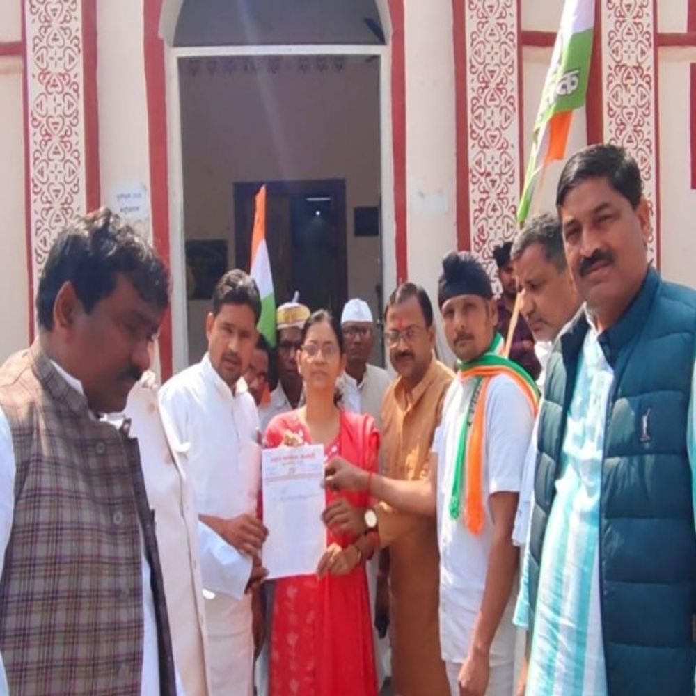 शंकराचार्य के अपमान पर सुल्तानपुर में कांग्रेस का प्रदर्शन:राजेश तिवारी बोले- हिस्ट्रीशीटर के आरोप पर बीजेपी का निंदनीय प्रयास