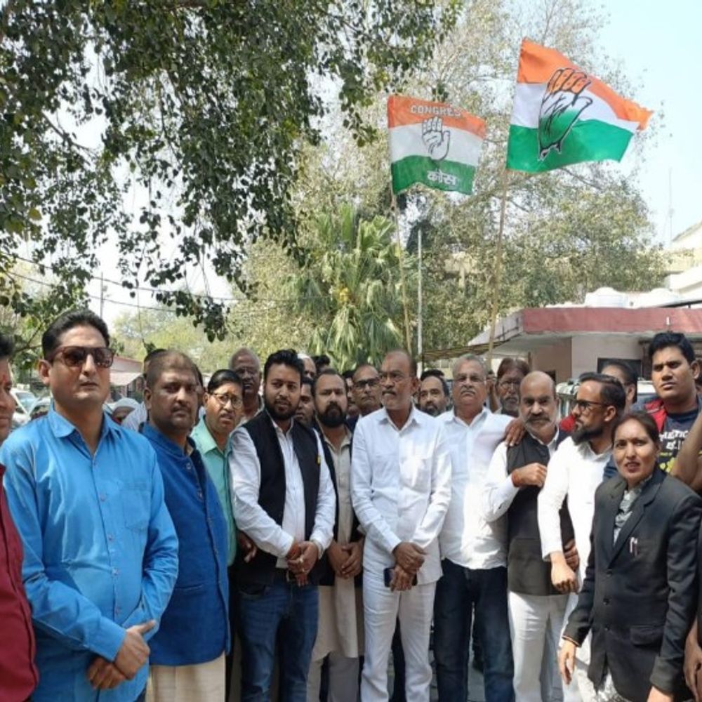 शंकराचार्य के समर्थन में कांग्रेस का प्रदर्शन:शाहजहांपुर में निष्पक्ष जांच और कार्रवाई की मांग