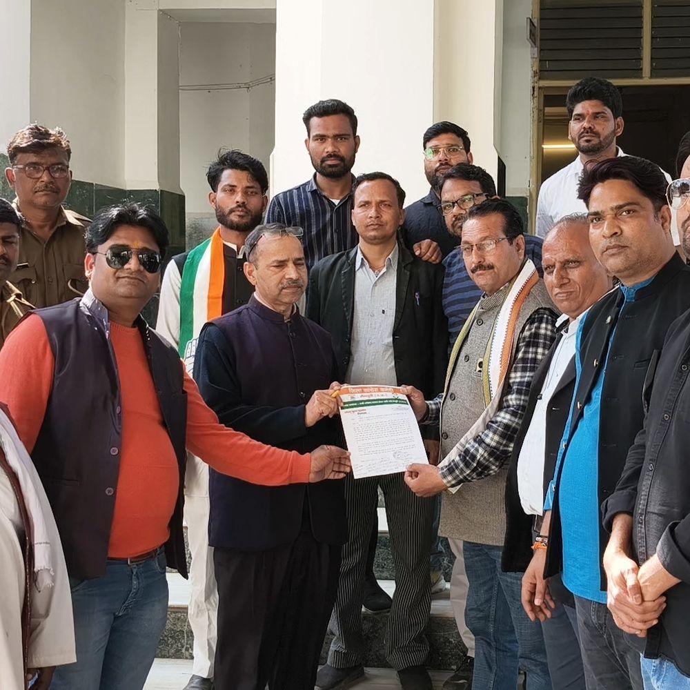 शंकराचार्य पर दर्ज FIR को लेकर कांग्रेसियों का प्रदर्शन:जिलाध्यक्ष ने कहा- सरकार ऐसे व्यक्तियों को संरक्षण दे रही, जिन पर आपराधिक मुकदमे हैं