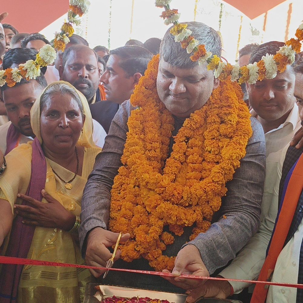 प्रतापगढ़ पहुंचे कैबिनेट मंत्री आशीष पटेल:शंकराचार्य पर लगे आरोपों पर बोले- यह बड़े लोगों की बात है, टिप्पणी करना ठीक नहीं