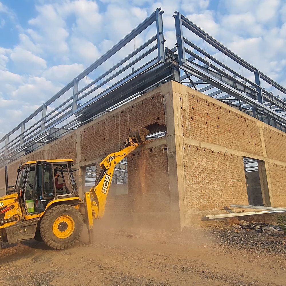 सिंहस्थ 2028 से पहले अतिक्रमण हटाने की कार्रवाई:  नृसिंह घाट से लालपुल मार्ग पर पक्के निर्माण हटाए – Ujjain News