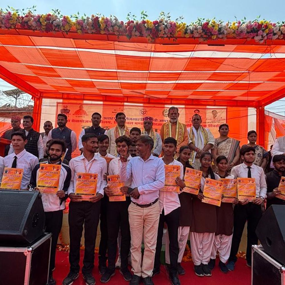 रोजगार मेले में 2107 युवाओं का चयन:मिर्जापुर में राज्यमंत्री मनोहर लाल मन्नू कोरी ने किया शुभारंभ, 47 कंपनियां पहुंचीं