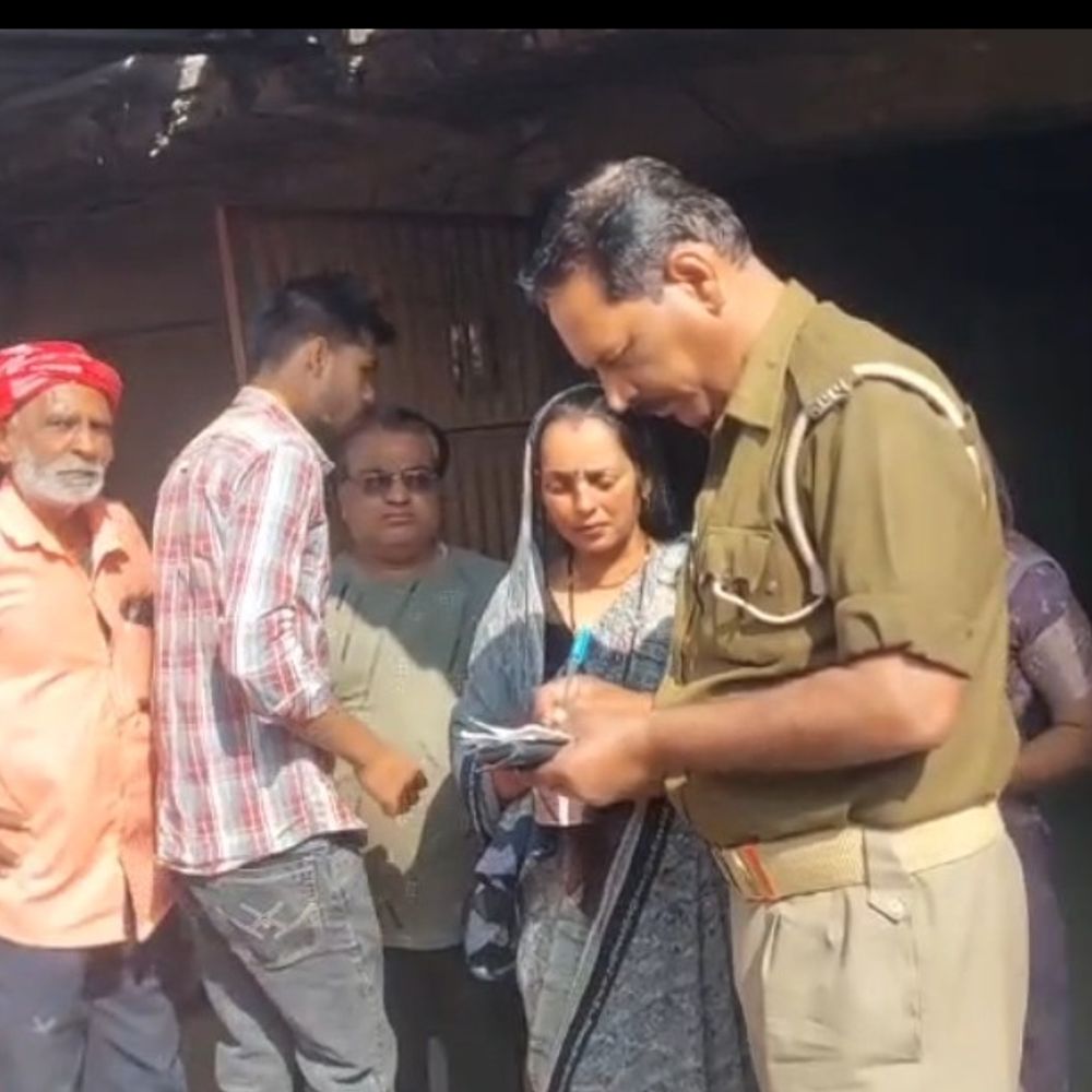 औरैया में नेशनल हाईवे पर हादसा, ट्रैक्टर-बस की टक्कर:बस में 16 सवारियां मौजूद थीं, पुलिस ने वाहन हटवाकर जाम खुलवाया