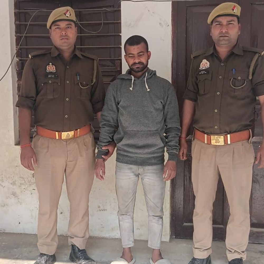 आजमगढ़ में 25000 का इनामी गैंगस्टर गिरफ्तार:जिले के SSP ने घोषित किया था इनाम, तलाश में जुटी थी पुलिस टीम