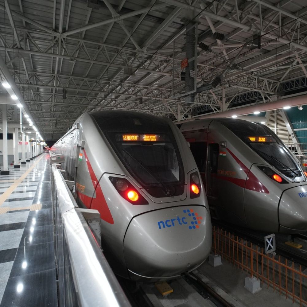 मेट्रो में 7 इंच से बड़े औजार और पशु-पक्षी बैन:25 किलो से ज्यादा सामान पर रोक ,लाइसेंसी पिस्टल-शराब लेकर पहुंचे यात्रियों को लौटाया