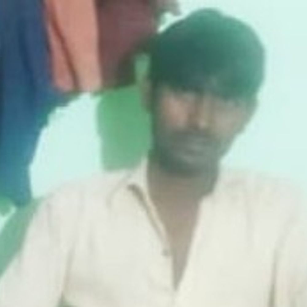 ट्रक की टक्कर से बेटे की मौत, पिता घायल:बरेली में महालक्ष्मी पेट्रोल पंप के पास हुआ हादसा, सिम बंद कराने जा रहे थे