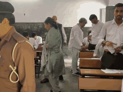 हरियाणा में आज 10वीं का एग्जाम:  1372 सेंटरों पर 2.89 लाख विद्यार्थी देंगे गणित की परीक्षा, 12वीं के पेपर में पकड़े थे 17 नकलची – Bhiwani News