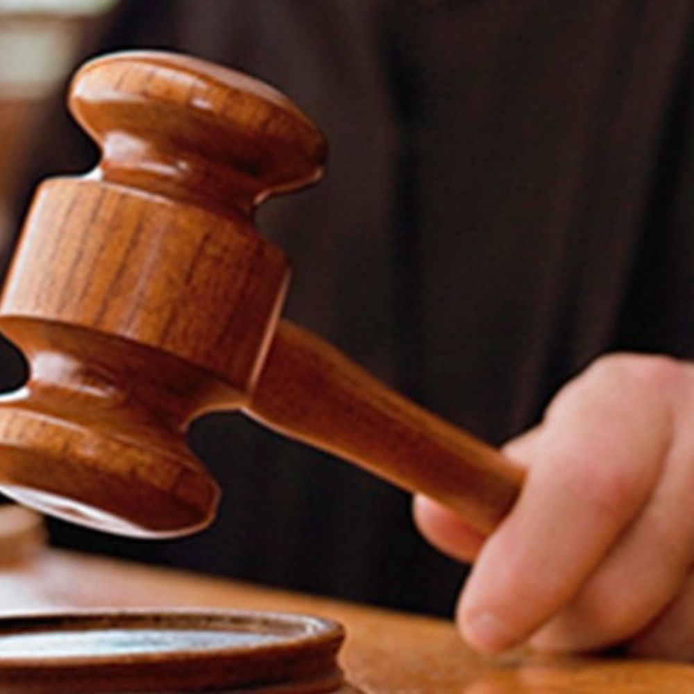 गवाही से बचते रहे औषधि निरीक्षक, जारी हुआ वारंट:दवा कारोबार पर छापेमार कार्रवाई में थे मुख्य गवाह, आगरा कोर्ट ने सुनाया फैसला