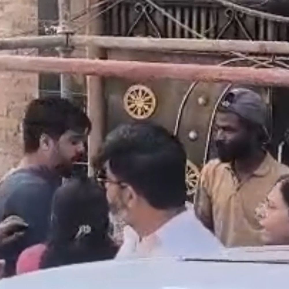 अमृतसर में कार पार्किंग को लेकर दो पक्षों में मारपीट:  कई घायल, घटना सीसीटीवी कैमरे में कैद, गोल्डन एवेन्यू की घटना – Amritsar News