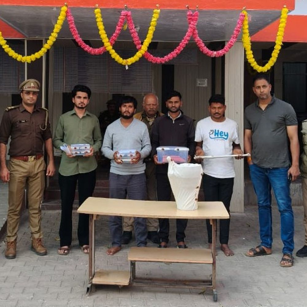 ललितपुर में ज्वेलर्स चोरी करने वाले 4 चोर गिरफ्तार:राजस्थान के युवकों से चोरी का माल बरामद, जेल भेजा