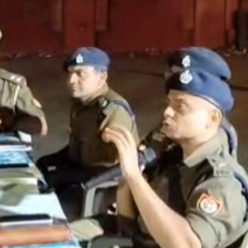 डीसीपी वेस्ट ने रावतपुर में की पीस कमेटी बैठक:होली-रमजान पर शांति, सद्भाव बनाए रखने की अपील, दहन वाली जगह पर दो साउंड ही रखें