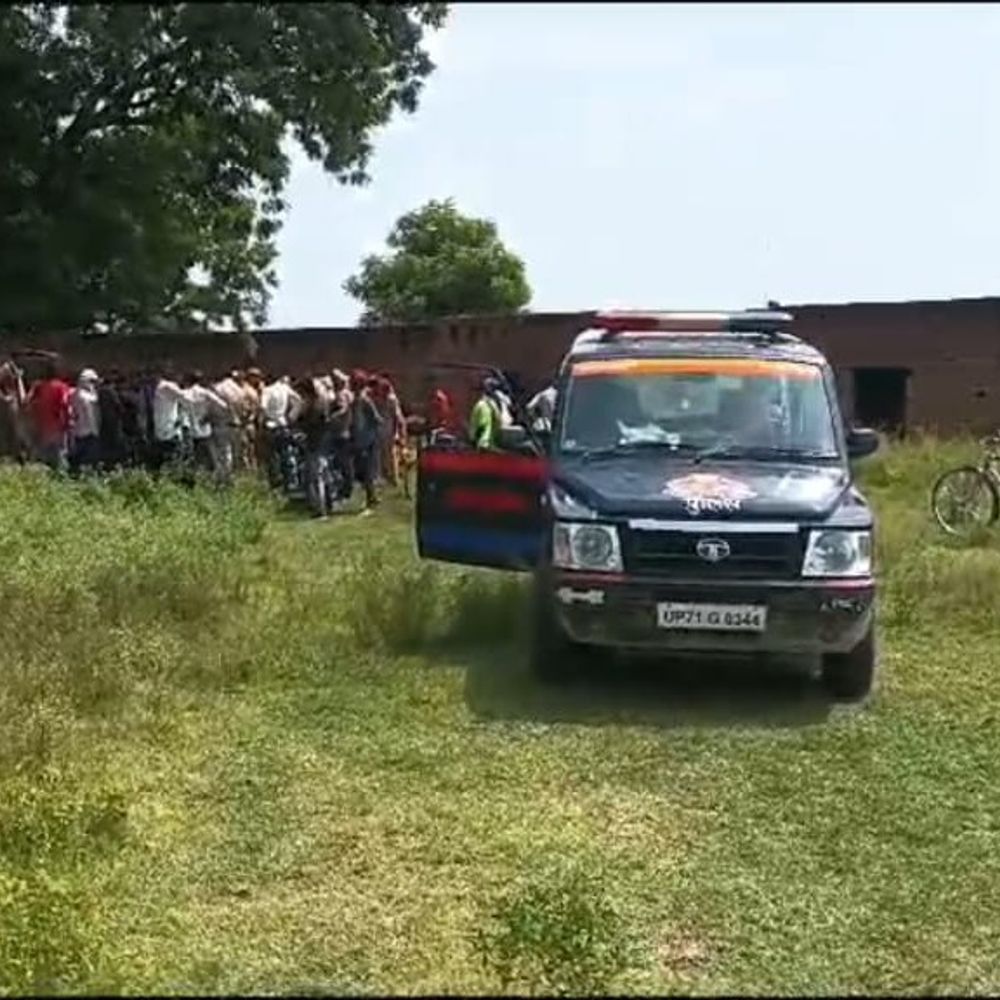 युवक का जंगल में फंदे से लटकता मिला शव:एक दिन से लापता था, परिजन कर रहे थे तलाश