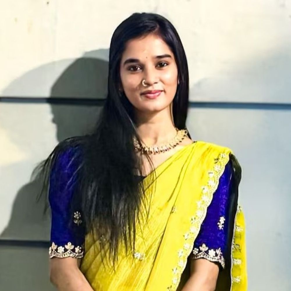 मौत से पहले मां को लिखा- आई लव यू:हैदराबाद में फ्लैट से मिला यूट्यूबर का शव; डायरी में लिखा- आगे बढ़ने से डरती हूं