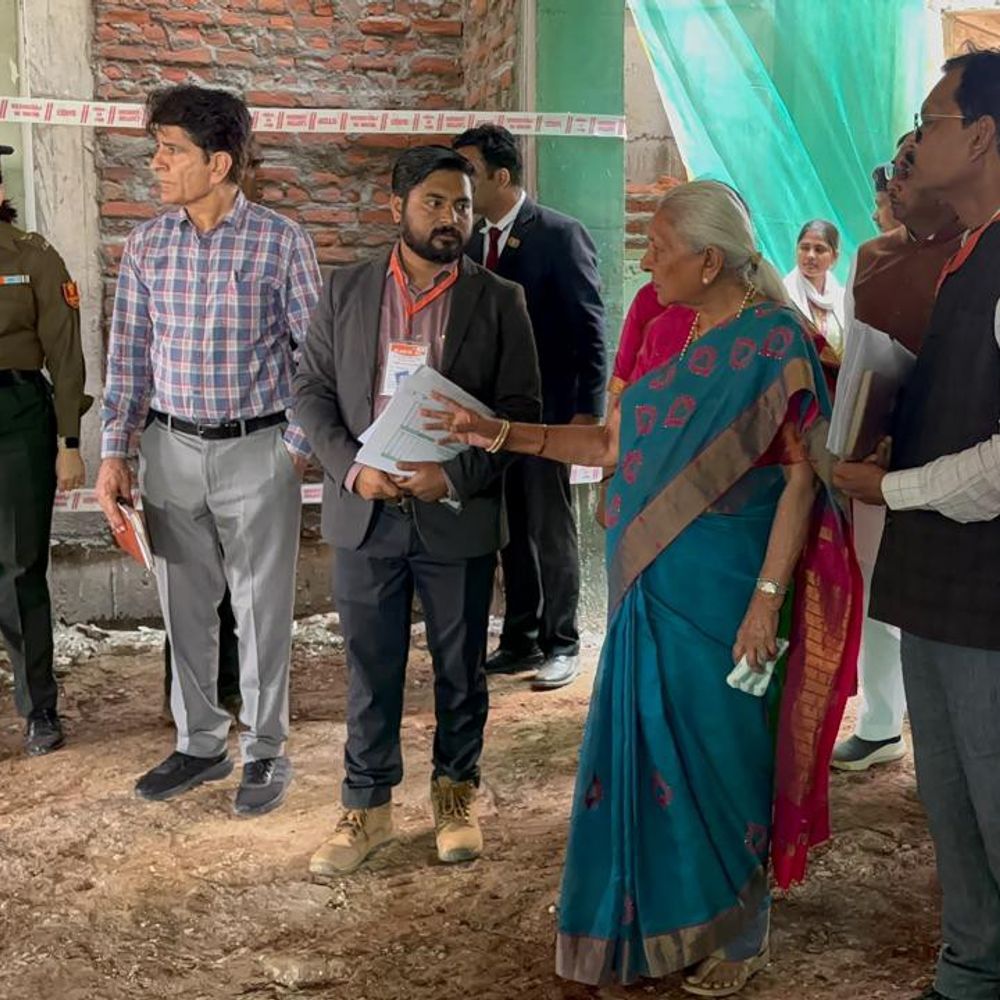 राज्यपाल आनंदीबेन पटेल ने किया माँ विंध्यवासिनी विश्वविद्यालय का निरीक्षण:निर्माण कार्य की समीक्षा, वृक्षारोपण कर दिया पर्यावरण संरक्षण का संदेश