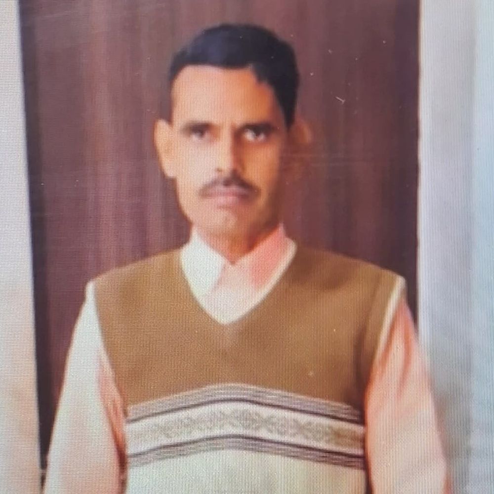 बदायूं में हादसे में चाचा की मौत, भतीजा घायल:होली पर घर आ रहा था भतीजा, बाइक से घर लौटते समय हादसा