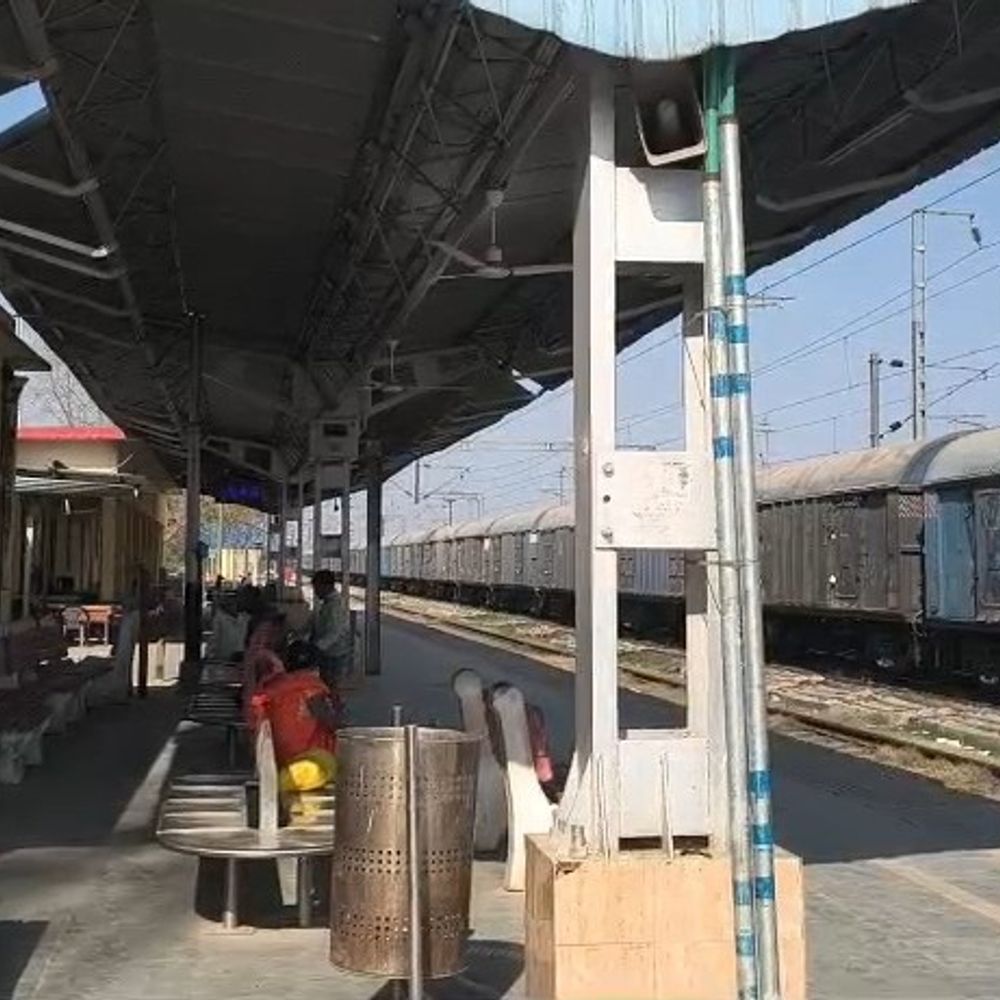 HC के आदेश पर रेलवे भूमि से हटेंगे अवैध कब्जे:उन्नाव में 1000 से अधिक मकान चिह्नित, कार्रवाई की तैयारी