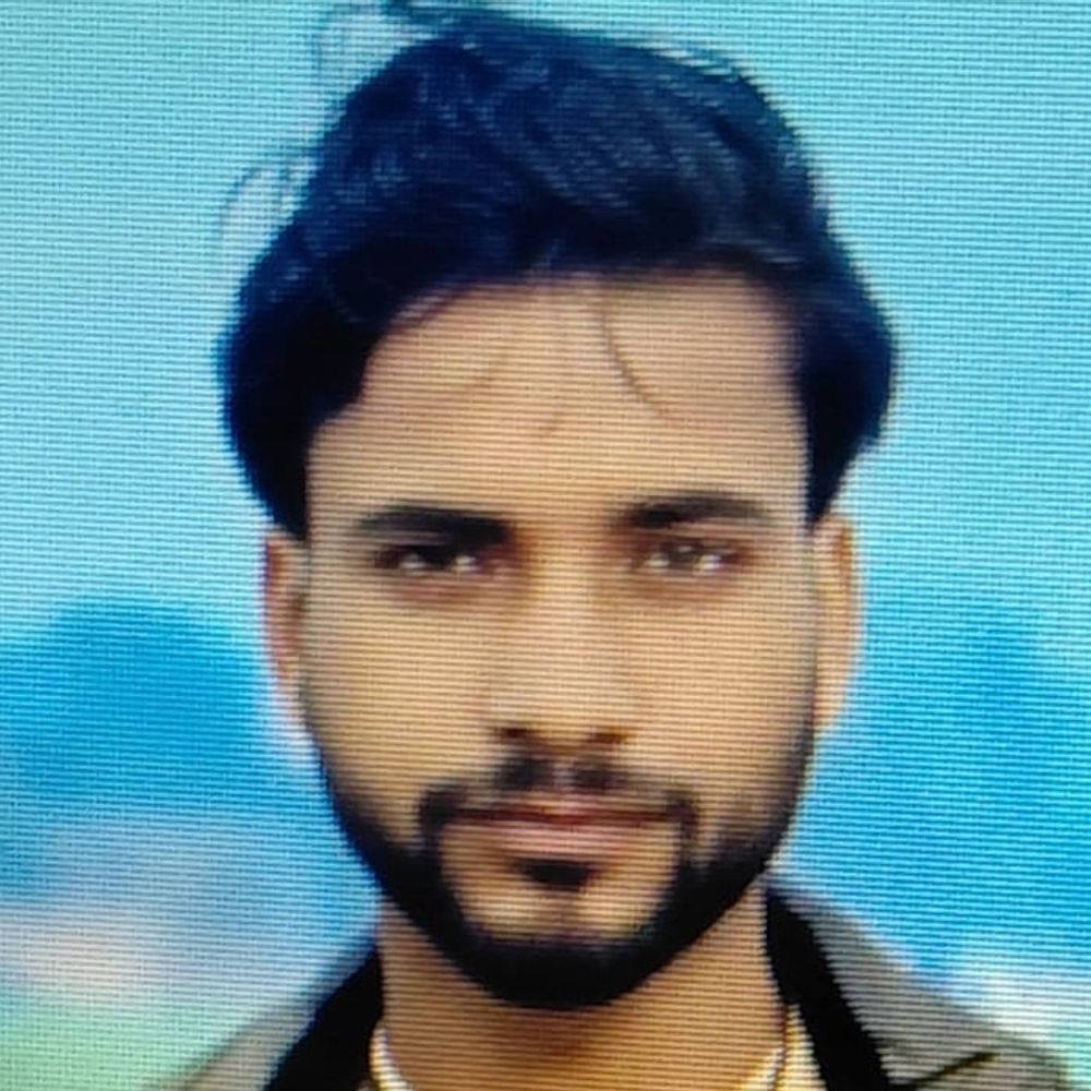 एटा में ईंट-भट्ठे पर फंदे पर मिला युवक का शव:परिजनों ने लगाया हत्या का आरोप, पुलिस जांच में जुटी