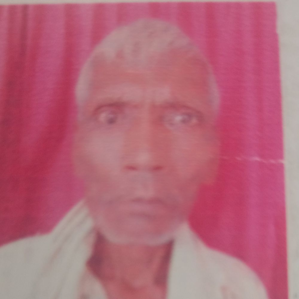 फर्रुखाबाद में कामाख्या एक्सप्रेस की चपेट में आया बुजुर्ग, मौत:लखनऊ से मथुरा जा रही थी, ट्रैक पार करते समय हादसा