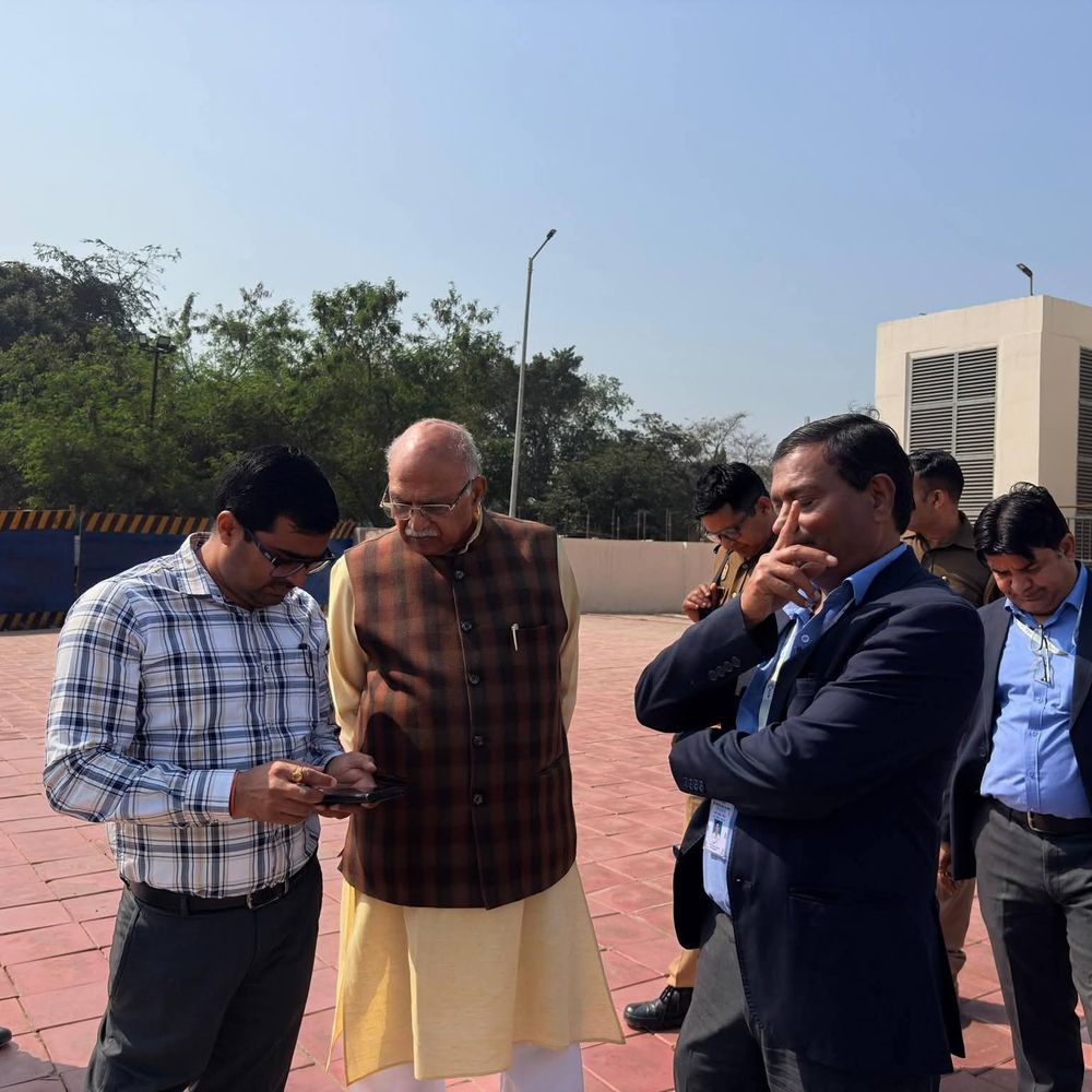 कैंट विधायक ने नमो भारत स्टेशन का निरीक्षण किया:पार्किंग, वेंडिंग जोन व्यवस्था पर अधिकारियों संग चर्चा